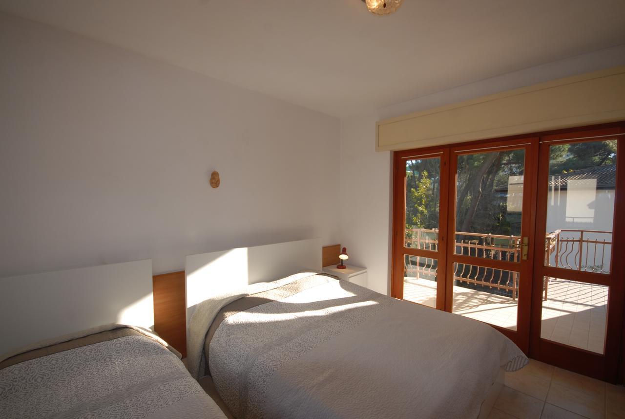 Villa Azalea Lignano Sabbiadoro Bagian luar foto